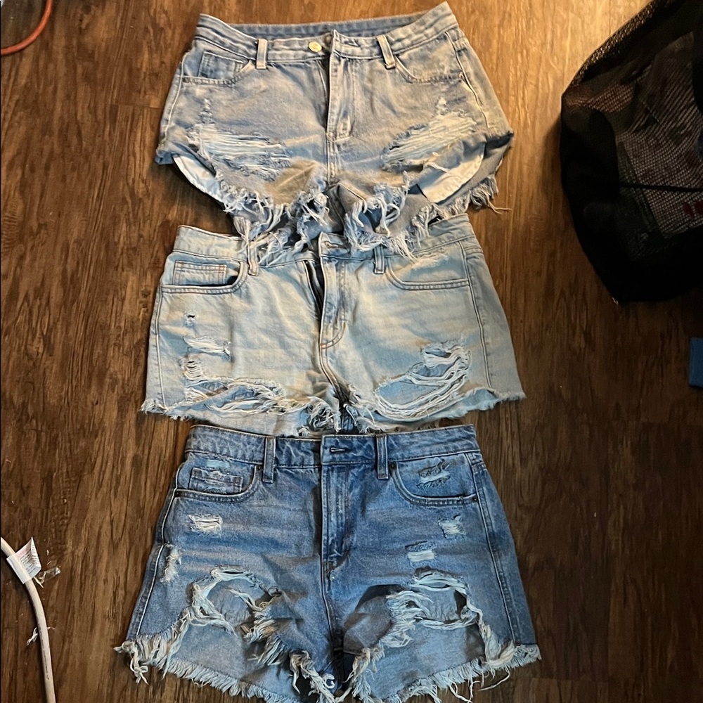 Bundle of (3) Cello, Hidden & Boutique Distressed Light & Dark Blue Jeans